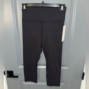 NWT Lululemon Wunder Train HR Crop 21”